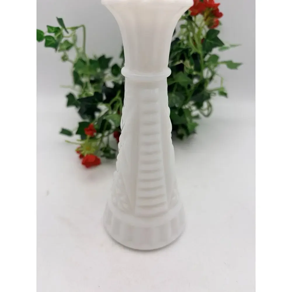 Anchor Hocking Milk Glass Flower Bud Vase White “Stars And Bars” 6” Vintage